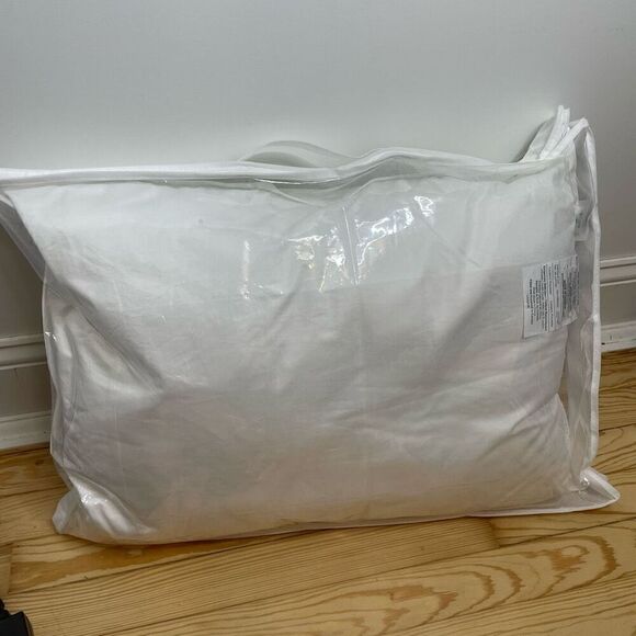 New Brooklinen Down Alternative Pillow Mid-Plush 100 Hypoallergenic 20x26 Soft